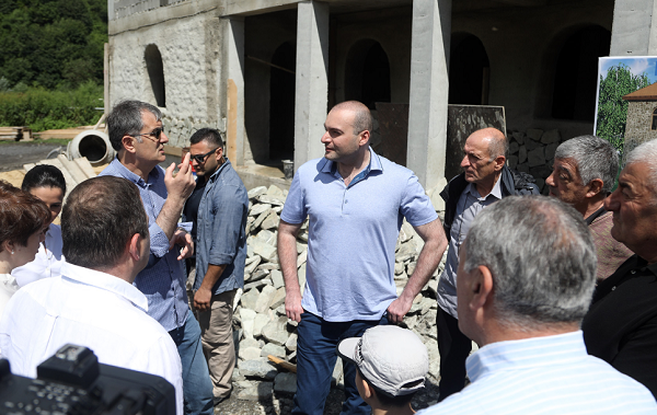 Mamuka Bakhtadze visits Construction site of a Memorial Residence of Goderdzi Chokheli