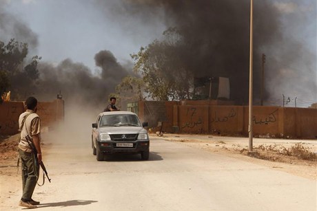 Libyan anti-militia drive continues