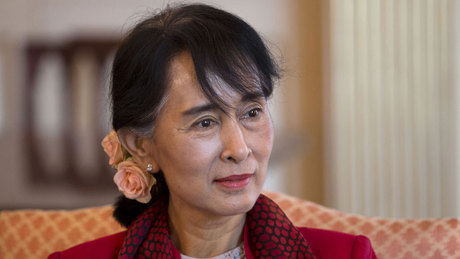 Suu Kyi backs US plan to ease sanctions on Myanmar