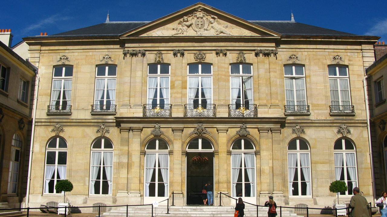 The visit of the Minister of Defense in the Republic of France 