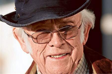 Czech author Josef Skvorecky dies aged 87