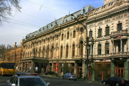 Ousted art director back to Rustaveli theatre
