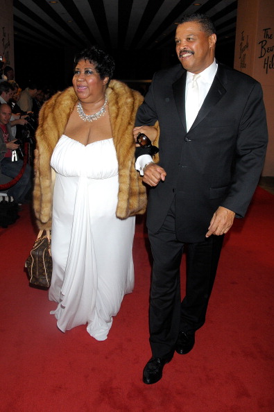 Aretha Franklin announces engagement