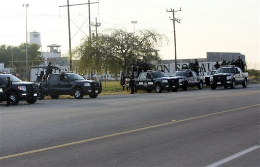 130 prisoners escape Mexican jail through tunnel